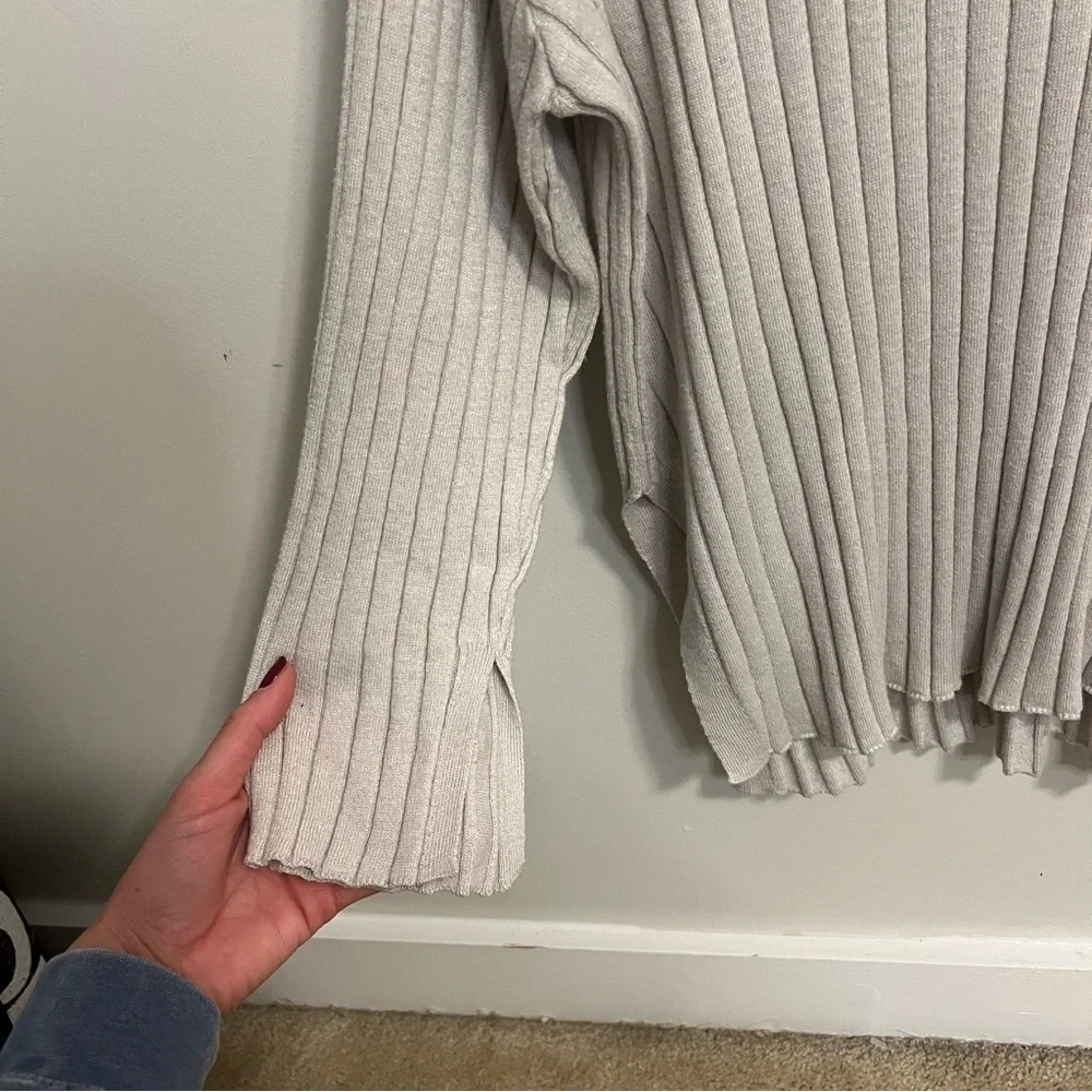 H&M minimalist grey